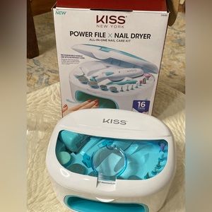 NEW IN BOX SALLY HANSEN PROFESSIONAL ELECTRIC NAIL KIT